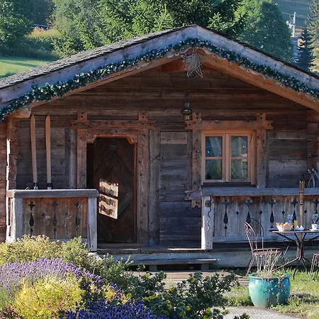 Le Manoir Des Montagnes מלון 4*